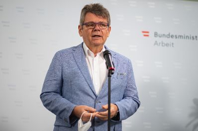 Am 15. November 2021 lud Bundesminister Martin Kocher zu einer Sozialpartnerrunde ins Arbeitsministerium. Im Bild &Ouml;GB Pr&auml;sident Wolfgang Katzian.