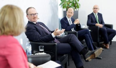 Am 16. November 2021 lud Bundesminister Martin Kocher zu einer &Ouml;konomenrunde im Bundesministerium f&uuml;r Arbeit ein.