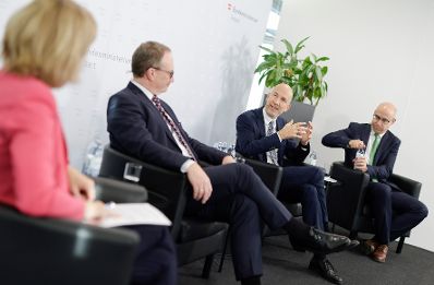 Am 16. November 2021 lud Bundesminister Martin Kocher zu einer &Ouml;konomenrunde im Bundesministerium f&uuml;r Arbeit ein.