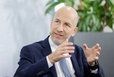 Am 16. November 2021 lud Bundesminister Martin Kocher zu einer &Ouml;konomenrunde im Bundesministerium f&uuml;r Arbeit ein.