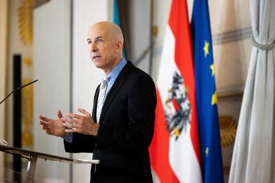 Am 14. Dezember 2021 fand eine Pressekonferenz zur aktuellen Lage am Arbeitsmarkt statt. Im Bild Bundesminister Martin Kocher.