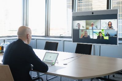 Am 18. J&auml;nner 2022 nahm Bundesminister Martin Kocher an einer Videokonferenz teil.