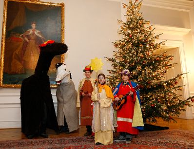 Am 30. Dezember 2009 empfing Staatssekret&auml;r Josef Ostermayer die Sternsinger der Pfarre Krim aus Wien im Bundeskanzleramt.