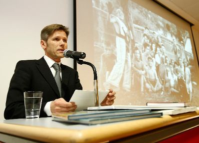 Am 27. J&auml;nner 2010 besuchte Staatssekret&auml;r Josef Ostermayer die Er&ouml;ffnung der Austellung &quot;Die Kinder von Maison d&acute;lzieu&quot;.