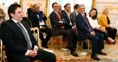 Am 29. Juli 2010 bestellte der Bundeskanzler den Wirtschaftstreibenden Marco Cirillo (l.) zum Mitglied der bei der Bundesanstalt &quot;Statistik &Ouml;sterreich&quot; eingerichteten Wirtschaftskurie. Damit hat er das Recht, die Bezeichnung &quot;Kommerzialrat f&uuml;r die Statistik&quot; zu f&uuml;hren.