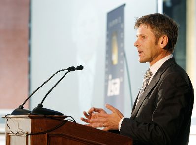 Am 21. September 2010 wurde in der Universit&auml;t Wien der Internet Summit Austria 2010 durch Staatssekret&auml;r Josef Ostermayer er&ouml;ffnet.