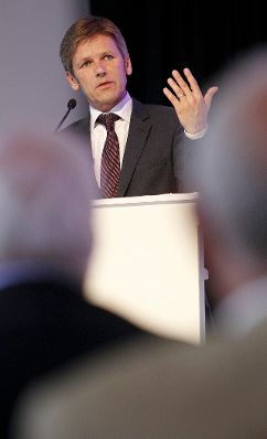 Am 14. Juni 2011 hielt Staatssekret&auml;r Josef Ostermayer die Er&ouml;ffnungsrede bei der Veranstaltung 10 Jahre RTR (Rundfunk &amp; Telekom Regulierungs-GmbH) und KommAustria zu &quot;Mit Qualit&auml;t und Medienvielfalt in die Zukunft&quot; im MuseumsQuartier Wien.