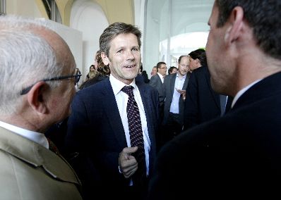 Am 14. Juni 2011 hielt Staatssekret&auml;r Josef Ostermayer (m.) die Er&ouml;ffnungsrede bei der Veranstaltung 10 Jahre RTR (Rundfunk &amp; Telekom Regulierungs-GmbH) und KommAustria zu &quot;Mit Qualit&auml;t und Medienvielfalt in die Zukunft&quot; im MuseumsQuartier Wien.