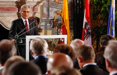 Am 16. August 2011 nahm Bundeskanzler Werner Faymann (im Bild) gemeinsam mit Staatssekret&auml;r Josef Ostermayer an der Festveranstaltung anl&auml;sslich der L&ouml;sung der K&auml;rntner Ortstafelfrage in Klagenfurt teil.