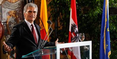 Am 16. August 2011 nahm Bundeskanzler Werner Faymann (im Bild) gemeinsam mit Staatssekret&auml;r Josef Ostermayer an der Festveranstaltung anl&auml;sslich der L&ouml;sung der K&auml;rntner Ortstafelfrage in Klagenfurt teil.