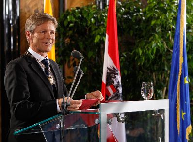 Am 16. August 2011 nahm Bundeskanzler Werner Faymann gemeinsam mit Staatssekret&auml;r Josef Ostermayer (im Bild) an der Festveranstaltung anl&auml;sslich der L&ouml;sung der K&auml;rntner Ortstafelfrage in Klagenfurt teil.