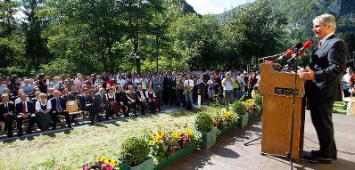 Am 16. August 2011 nahm Bundeskanzler Werner Faymann (im Bild) gemeinsam mit Staatssekret&auml;r Josef Ostermayer, im Rahmen eines Festakts an der Aufstellung der zweisprachigen Ortstafeln in Bad Eisenkappel teil.