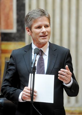 Am 21. Juli 2011 wurde die Novelle zum Volksgruppengesetz vom Bundesrat beschlossen. Im Bild Staatssekret&auml;r Josef Ostermayer bei seiner Rede im Parlament.