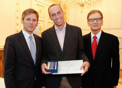 Am 24. November 2011 verlieh Staatssekret&auml;r Josef Ostermayer den &quot;&Ouml;sterreichischen Zeitschriften-Preis 2011&quot; im Bundeskanzleramt.