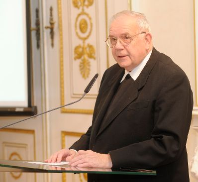 Am 13. J&auml;nner 2011 fand im Bundeskanzleramt eine Gedenkveranstaltung f&uuml;r den Widerstandsk&auml;mpfer und Mitbegr&uuml;nder des Mauthausen Komitees Hans Mar&scaron;&aacute;lek statt. Im Bild Bischof Maximilian Aichern.
