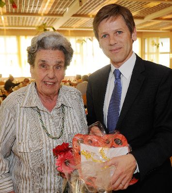 Am 26. April 2012 besuchte Staatssekret&auml;r Josef Ostermayer das Pensionistenwohnhaus Trazerberg.