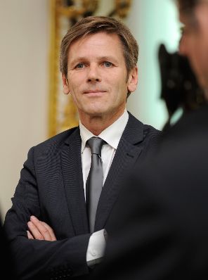 Am 8. November 2012 empfing Staatssekret&auml;r Josef Ostermayer (im Bild) die Gewinner der &quot;Cyber Security Challenge 2012&quot; im Bundeskanzleramt.