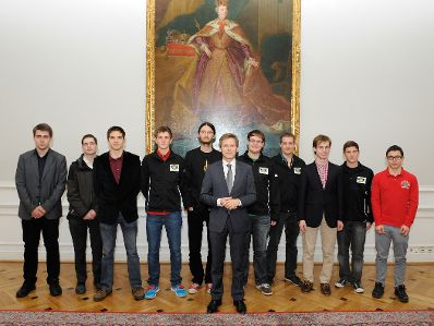 Am 8. November 2012 empfing Staatssekret&auml;r Josef Ostermayer die Gewinner der &quot;Cyber Security Challenge 2012&quot; im Bundeskanzleramt.