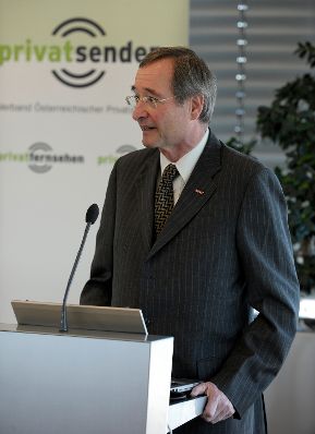 Am 10. April 2013 hielt Staatssekret&auml;r Josef Ostermayer bei der Fachveranstaltung &bdquo;15 Jahre Privatradio in &Ouml;sterreich&ldquo; die Begr&uuml;&szlig;ungsrede. Im Bild Christoph Leitl von der WKO.