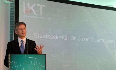 Am 28. Juni 2013 hielt Staatssekret&auml;r Josef Ostermayer (im Bild) die Begr&uuml;&szlig;ungsrede beim IKT-Konvent 2013 der Internetoffensive &Ouml;sterreich.