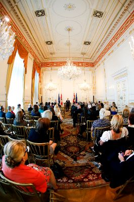 Am 28. Juni 2013 bestellte der Bundeskanzler Vertreterinnen und Vertreter der Wirtschaft zu Mitgliedern der bei der Bundesanstalt &quot;Statistik &Ouml;sterreich&quot; eingerichteten Wirtschaftskurie. Damit haben sie das Recht, die Bezeichnung &quot;Kommerzialrat f&uuml;r die Statistik&quot; zu f&uuml;hren. Die Dekrete wurden von Staatssekret&auml;r Josef Ostermayer &uuml;berreicht.