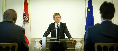 Am 18. September 2013 hielt Staatssekret&auml;r Josef Ostermayer (im Bild) eine Ansprache bei der Buchpr&auml;sentation &quot;Die Vollstreckung verlief ohne Besonderheiten&quot; Hinrichtungen in Wien, 1938 bis 1945 im Bundeskanzleramt.