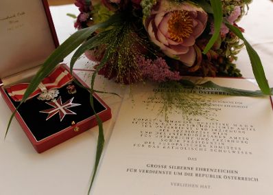 Am 25. Juni 2013 &uuml;berreichte Staatssekret&auml;r Josef Ostermayer das Gro&szlig;e Silberne Ehrenzeichen f&uuml;r Verdienste um die Republik &Ouml;sterreich an Christine Mann, Leiterin des Erzbisch&ouml;flichen Amtes f&uuml;r Unterricht und Erziehung der Erzdi&ouml;zese Wien.