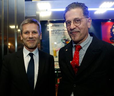 Am 11. Februar 2014 besuchte Kanzleramtsminister Josef Ostermayer (l.) die Filmpremiere von &bdquo;Das finstere Tal&ldquo; im Gartenbaukino. Im Bild mit Regisseur Franz Novotny (r.).