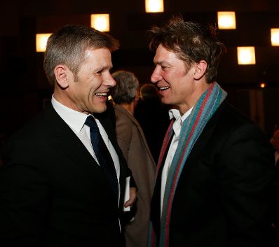 Am 11. Februar 2014 besuchte Kanzleramtsminister Josef Ostermayer (l.) die Filmpremiere von &bdquo;Das finstere Tal&ldquo; im Gartenbaukino. Im Bild mit Schauspieler Tobias Moretti (r.).