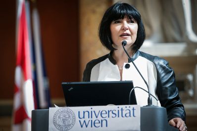 Am 26. M&auml;rz 2014 er&ouml;ffnete Kanzleramtsminister Josef Ostermayer die Bundes-PersonalleiterInnen-Tagung in der Universit&auml;t Wien. Im Bild BKA-Sektionschefin Angelika Flatz.
