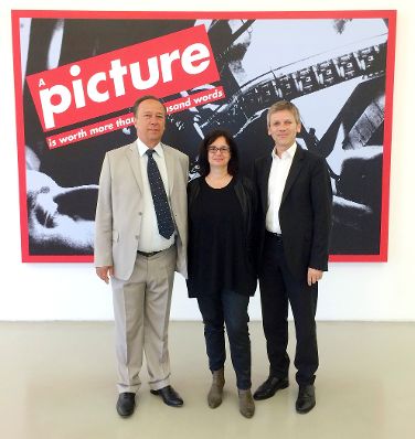 Am 16. Mai 2014 besuchte Bundesminister Josef Ostermayer die Weltpremiere des &Ouml;sterreichischen Filmes &bdquo;Amour Fou&ldquo; bei den Filmfestspielen in Cannes. Im Bild Josef Ostermayer (r.) mit dem &Ouml;sterreichischen Konsul Patrick Rizzo (l.) und Sirikit Amann (m.).