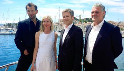 Am 16. Mai 2014 besuchte Bundesminister Josef Ostermayer die Weltpremiere des &Ouml;sterreichischen Filmes &bdquo;Amour Fou&ldquo; bei den Filmfestspielen in Cannes. Im Bild Josef Ostermayer (m.r.) mit dem Filmteam von &bdquo;Amour Fou&ldquo;.