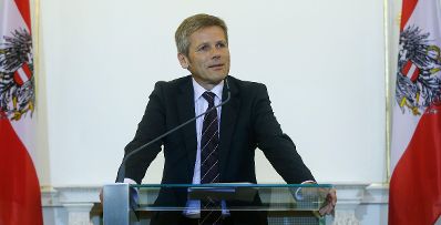 Am 10. September 2014 verlieh Kunst- und Kulturminister Josef Ostermayer (im Bild) die "outstanding artist awards 2014".