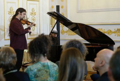 Am 10. September 2014 verlieh Kunst- und Kulturminister Josef Ostermayer die "outstanding artist awards 2014".