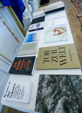 Am 4. M&auml;rz 2015 fand im Bundeskanzleramt die Staatspreisverleihung f&uuml;r die 'sch&ouml;nsten b&uuml;cher &ouml;sterreichs' statt.