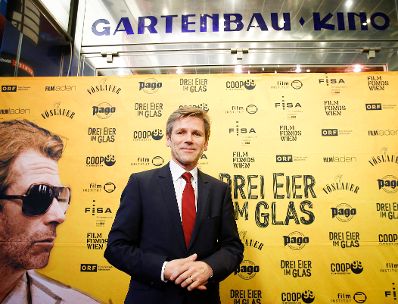 Am 7. April 2015 besuchte Kunst- und Kulturminister Josef Ostermayer (im Bild) die Premiere des Films &bdquo;Drei Eier im Glas&ldquo; im Gartenbau Kino.
