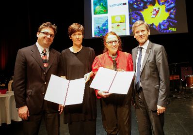 Am 18. Mai 2015 fand im Kultur- und Kongresszentrum in Eisenstadt die Verleihung des &Ouml;sterreichischen Kinder- und Jugendbuchpreises statt. Im Bild (v.r.n.l.) Kunst- und Kulturminister Josef Ostermayer mit Renate Welsh, Suse Schweizer und Georg Buchroithner.