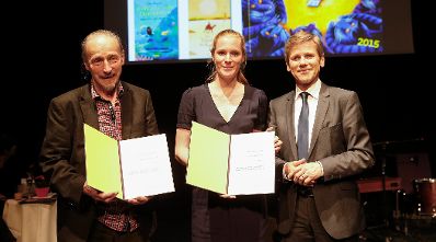 Am 18. Mai 2015 fand im Kultur- und Kongresszentrum in Eisenstadt die Verleihung des &Ouml;sterreichischen Kinder- und Jugendbuchpreises statt. Im Bild (v.r.n.l.) Kunst- und Kulturminister Josef Ostermayer, Elsa Klever und Richard Pils.
