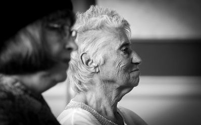 Am 11. Juni 2015 sprach Kunst- und Kulturminister Josef Ostermayer bei der Verleihung der Ehrendoktorw&uuml;rde an Ruth Kl&uuml;ger (im Bild).