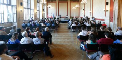 Am 11. Juni 2015 sprach Kunst- und Kulturminister Josef Ostermayer bei der Verleihung der Ehrendoktorw&uuml;rde an Ruth Kl&uuml;ger.