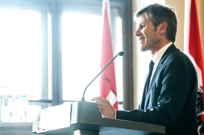 Am 11. Juni 2015 sprach Kunst- und Kulturminister Josef Ostermayer (im Bild) bei der Verleihung der Ehrendoktorw&uuml;rde an Ruth Kl&uuml;ger.