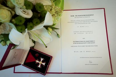 Am 3. September 2015 &uuml;berreichte Kunst- und Kulturminister Josef Ostermayer das &Ouml;sterreichische Ehrenkreuz f&uuml;r Wissenschaft und Kunst an Stefan Wurst.