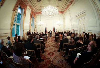 Am 2. Oktober 2015 verlieh Kunst- und Kulturminister Josef Ostermayer die "outstanding artist awards 2015".