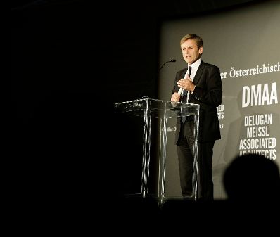 Am 8. Oktober 2015 lud Kunst- und Kulturminister Josef Ostermayer (im Bild) zur Verleihung des Gro&szlig;en &Ouml;sterreichischen Staatspreises 2015 an Elke Delugan-Meissl und Roman Delugan im Gartenbaukino ein.