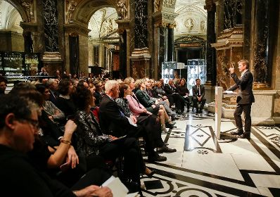 Am 19. Oktober 2015 er&ouml;ffnete Kunst- und Kulturminister Josef Ostermayer (im Bild) die Ausstellung Joseph Cornell im Kunsthistorischen Museum.