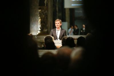 Am 19. Oktober 2015 er&ouml;ffnete Kunst- und Kulturminister Josef Ostermayer (im Bild) die Ausstellung Joseph Cornell im Kunsthistorischen Museum.