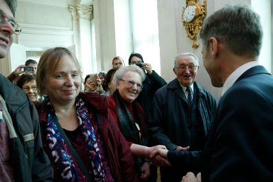 Am 26. Oktober 2015 empfing Kanzleramtsminister Josef Ostermayer im Rahmen des Nationalfeiertages Besucherinnen und Besucher im Bundeskanzleramt.
