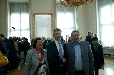 Am 26. Oktober 2015 empfing Kanzleramtsminister Josef Ostermayer im Rahmen des Nationalfeiertages Besucherinnen und Besucher im Bundeskanzleramt.