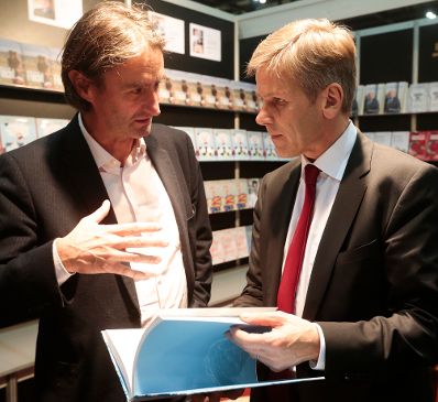 Am 11. November 2015 er&ouml;ffnete Kunst- und Kulturminister Josef Ostermayer die internationale Buchmesse &bdquo;Buch Wien 15&ldquo;.