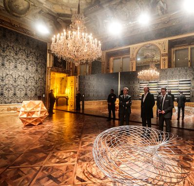 Am 20. November 2015 er&ouml;ffnete Kunst- und Kulturminister Josef Ostermayer die Ausstellung &quot;Olafur Eliasson: Baroque Baroque&quot; im Winterpalais.